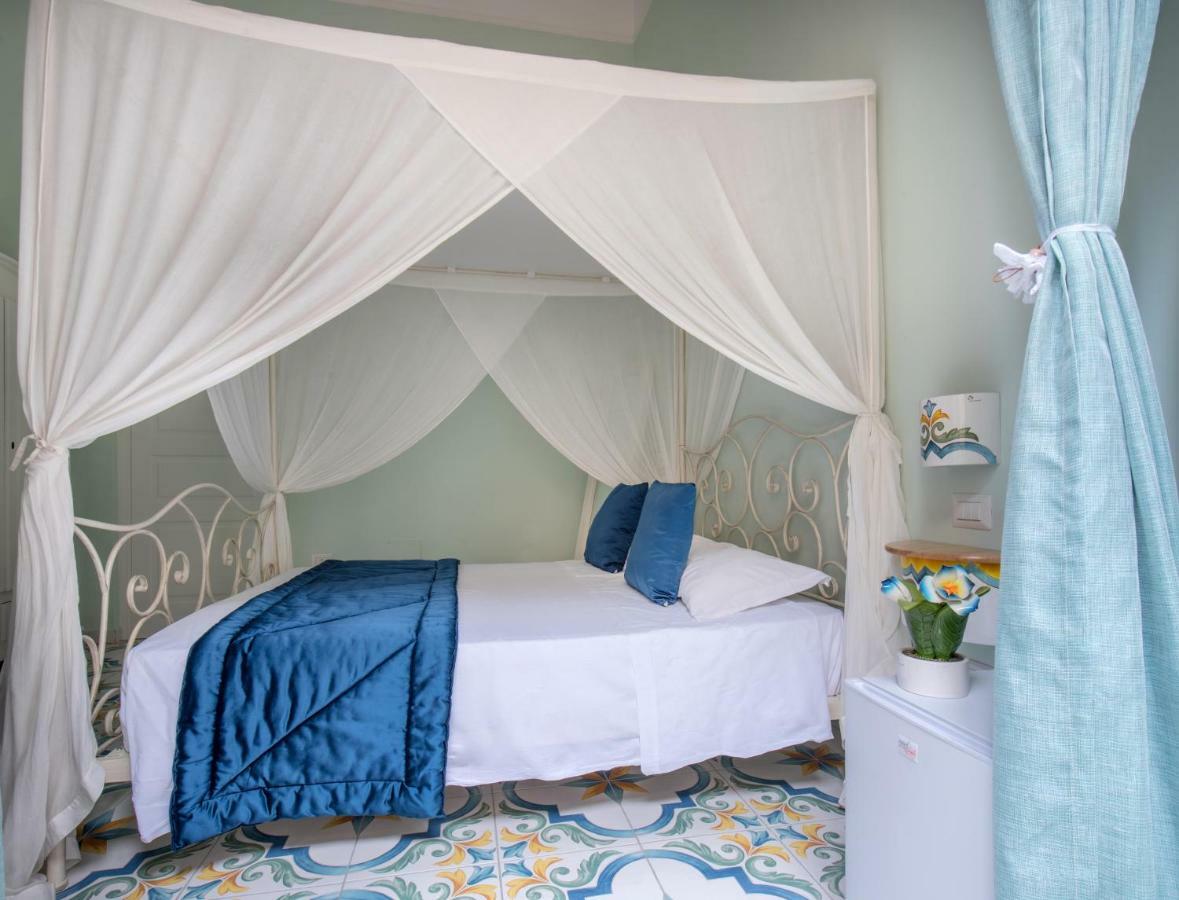 Regina Elena Bed and Breakfast Napoli Eksteriør billede