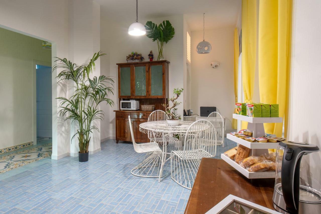 Regina Elena Bed and Breakfast Napoli Eksteriør billede